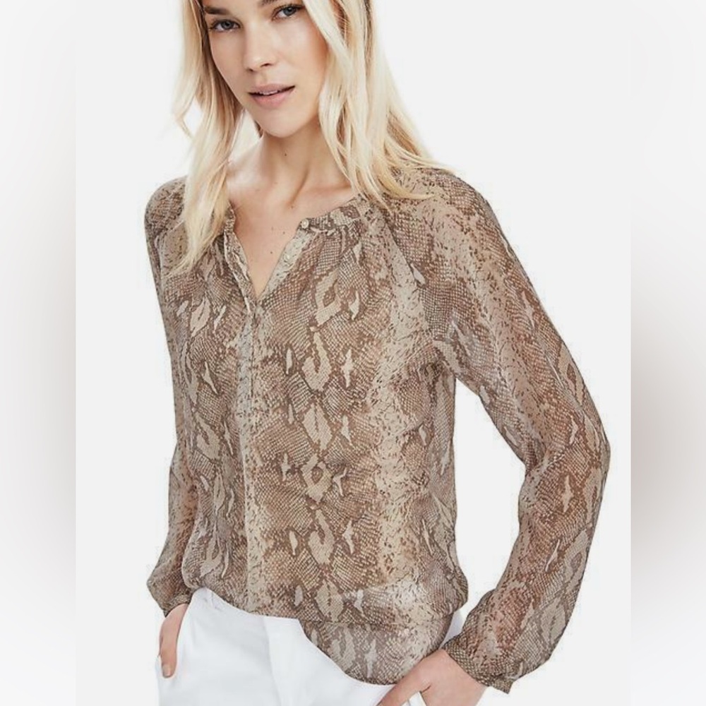 NWOT Banana Republic L blue snake print top